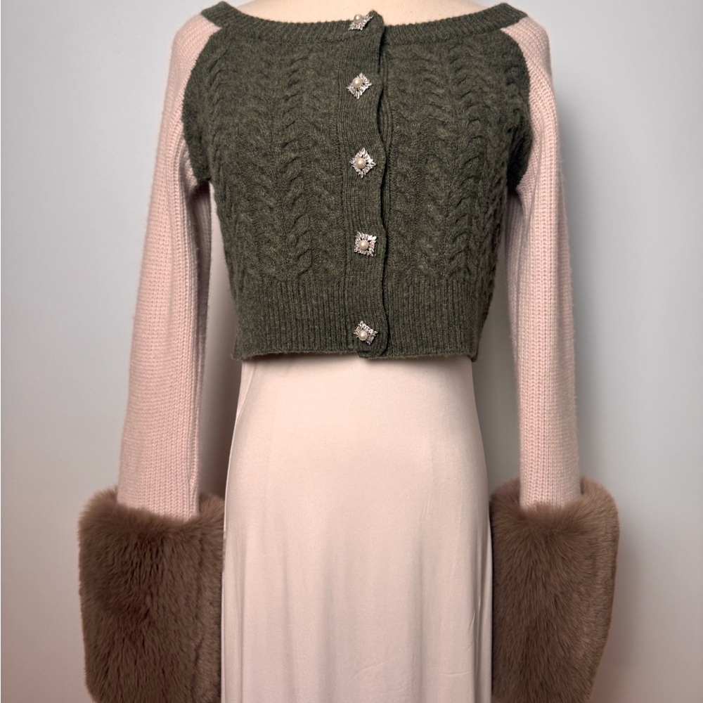 IZAAK AZANEI Cropped Wool Knit Sweater with Faux Fur Cuffs